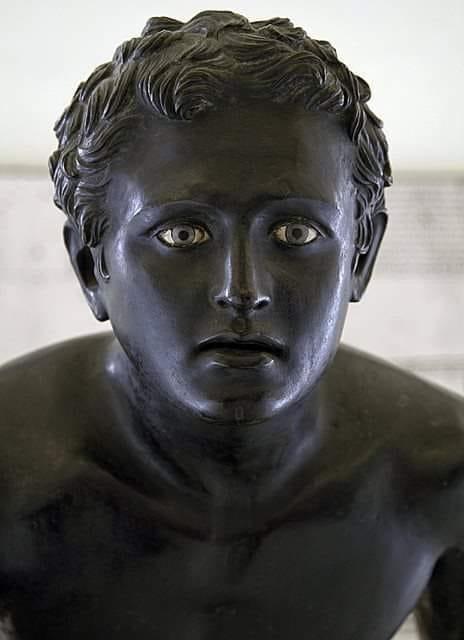 Detail of a Roman bronze sculpture from the 1st century, found in Herculaneum in 1755.jpg