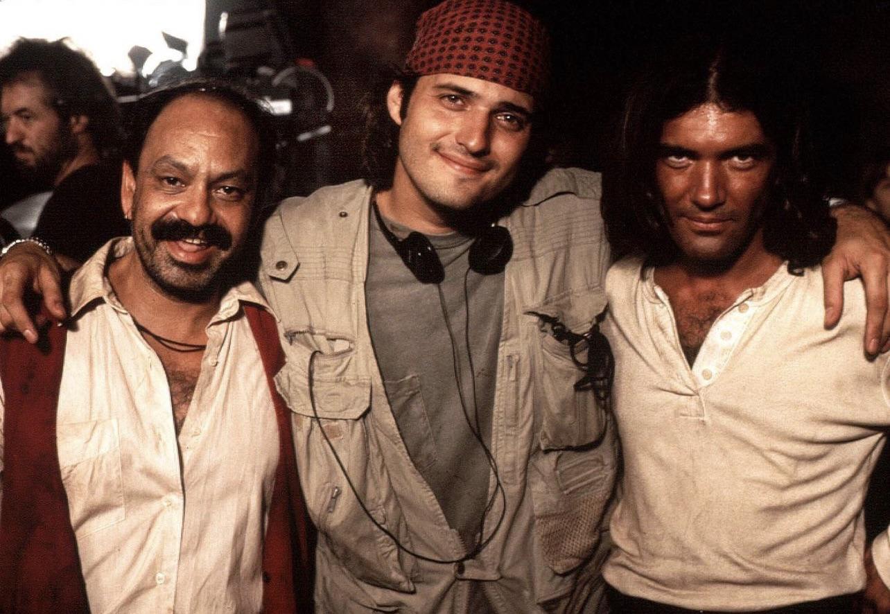 Robert Rodriguez with Cheech Marin and Antonio Banderas on the set of his film Desperado, 1995.jpg