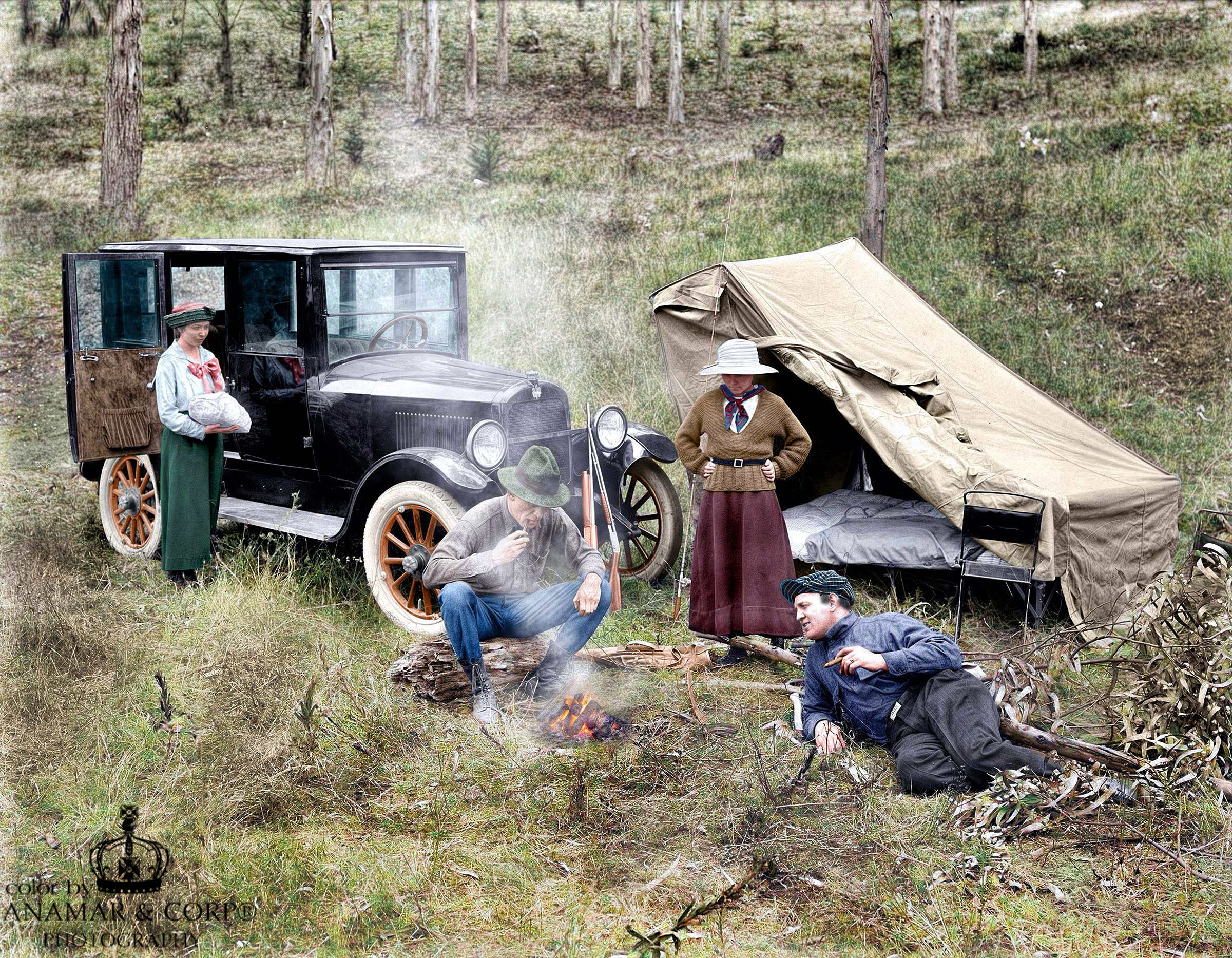 California circa 1920. A group of friends next to a Briscoe sedan car, in a small encampment in Golden Gate Park.jpg