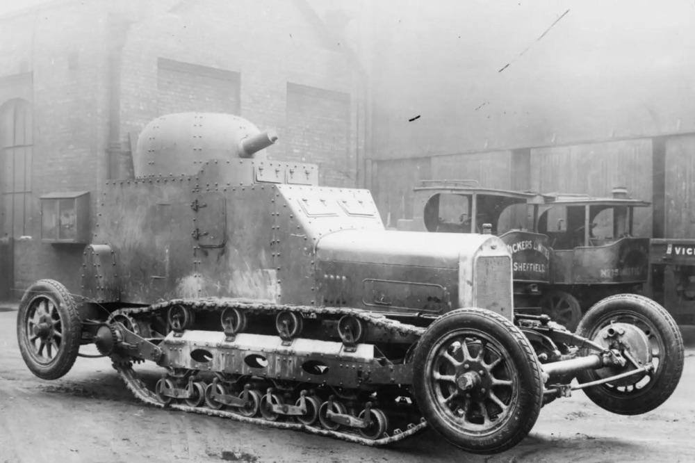 Vickers D3E1, an experimental WWI tank that could transform between a wheeled vehicle and a tracked vehicle.jpg