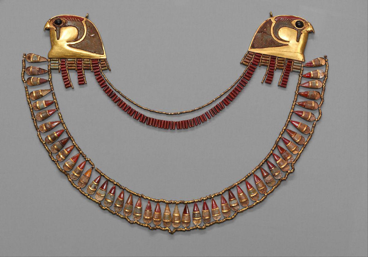 Broad collar of gold, carnelian, obsidian and glass, belonging to the wife of king of Thutmose III, New Kingdom, Egypt. Metropolitan Museum of Art.jpg