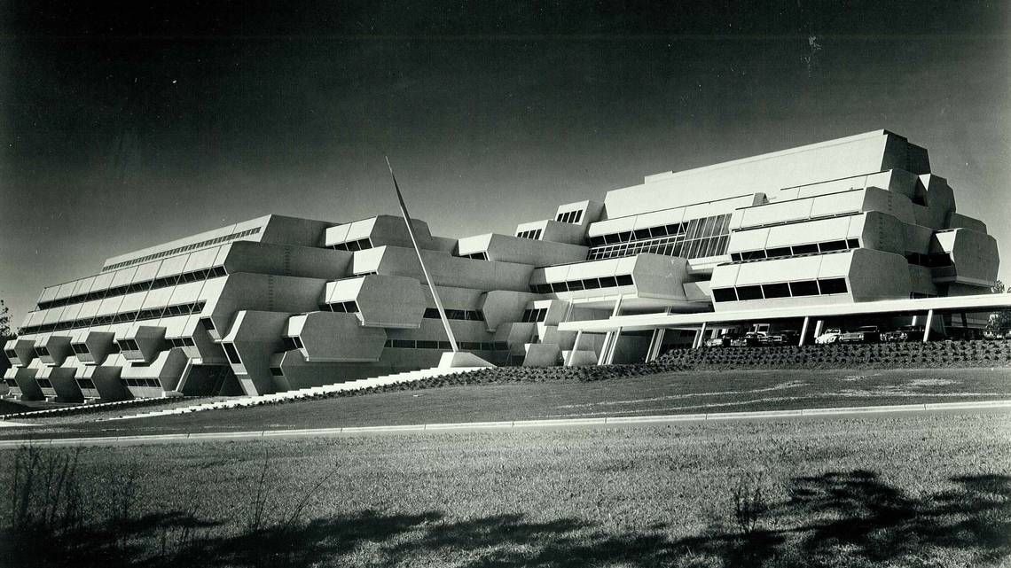 The Elion-Hitchings Building, by Paul Rudolph, 1969. I used to work in it. Also, it's in the movie 'Brainstorm'.jpg