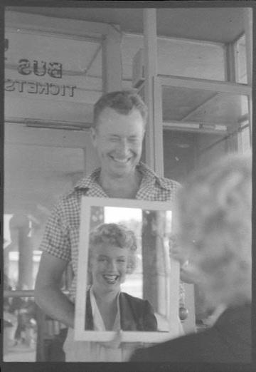 Marilyn Monroe and her makeup artist Whitey Snyder (1952). She jokingly made him promise to do her makeup at her funeral if she died before him and he actually did it.jpg