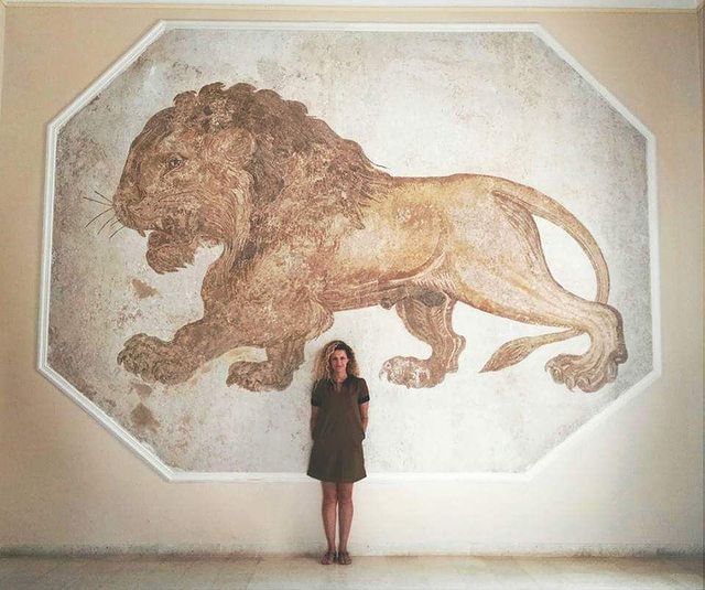 A Roman mosaic depicting a lion found in Salakta, Tunisia. 3rd century CE, now on display at Salakta archeological museum.jpg
