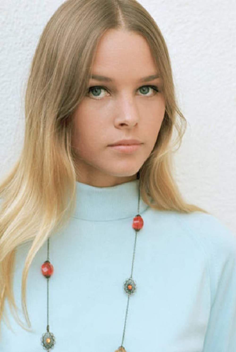 Michelle Phillips of the Mamas and the Papas the year the masterpiece If You Can Believe Your Eyes and Ears was released. 1966.jpg