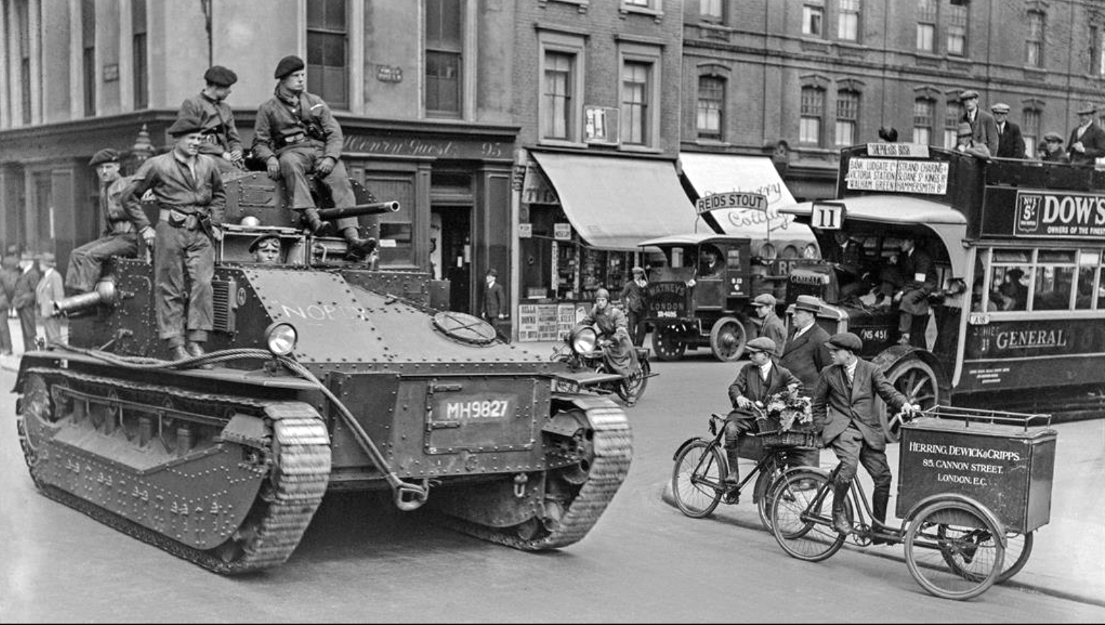 Troops in the streets of London during the General Strike of 1926.jpg