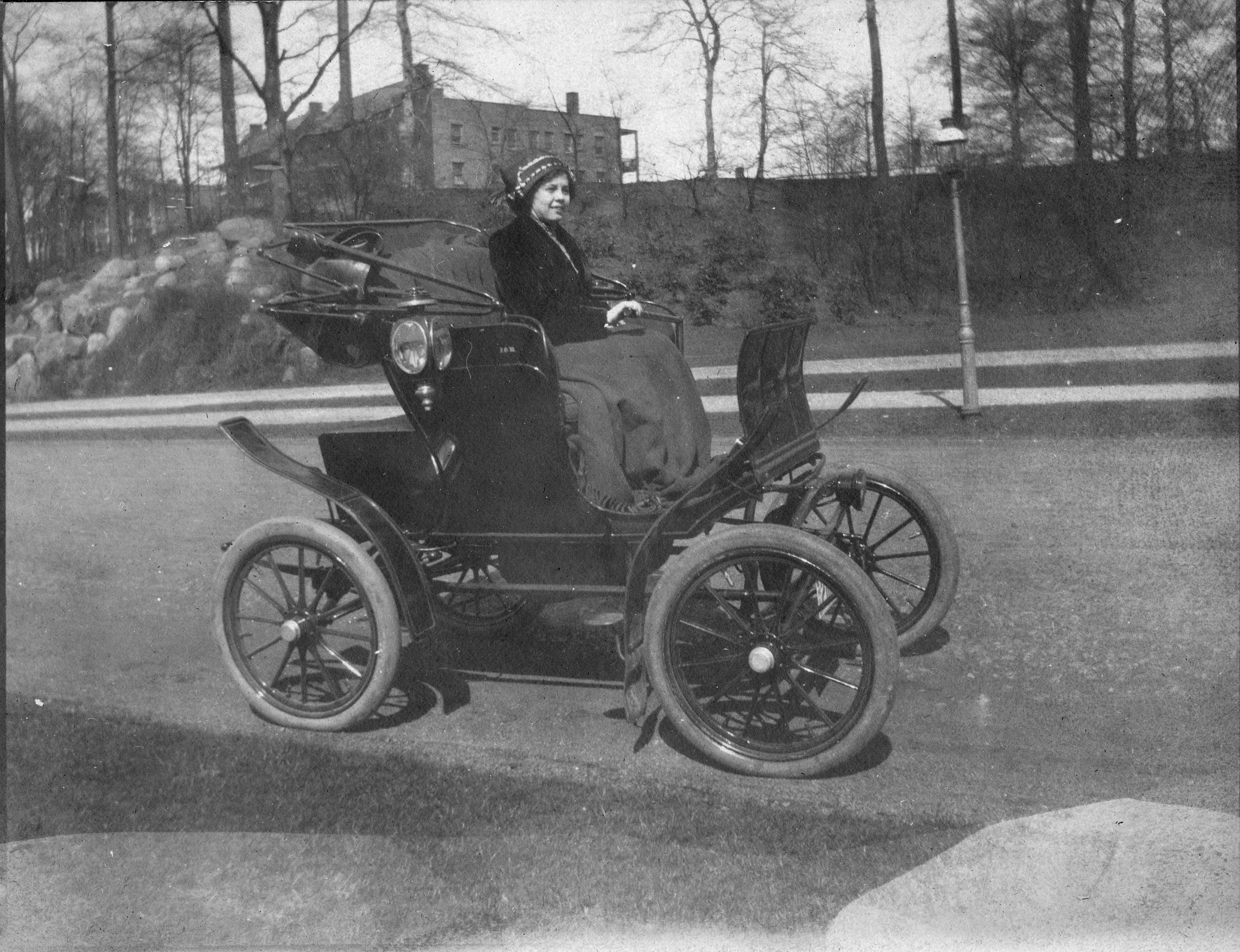 1903 Baker Electric Automobile - Cleveland.jpg