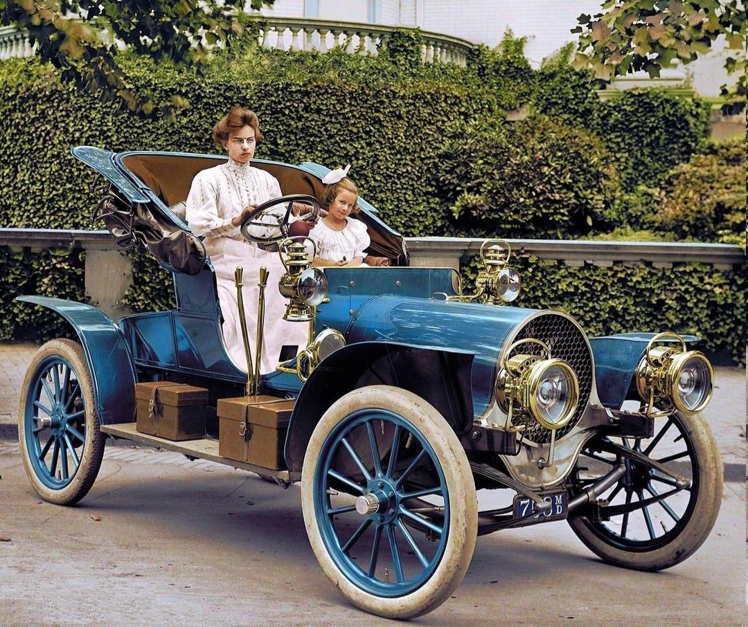 Новый-7Mrs Bliven in Auto, Washington D.C. 1908.jpg