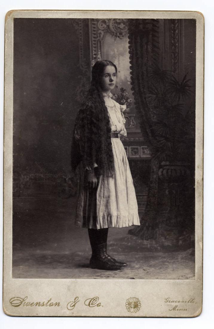 Portrait of Mable Donovan, Big Stone County, Minnesota, circa 1900.jpg