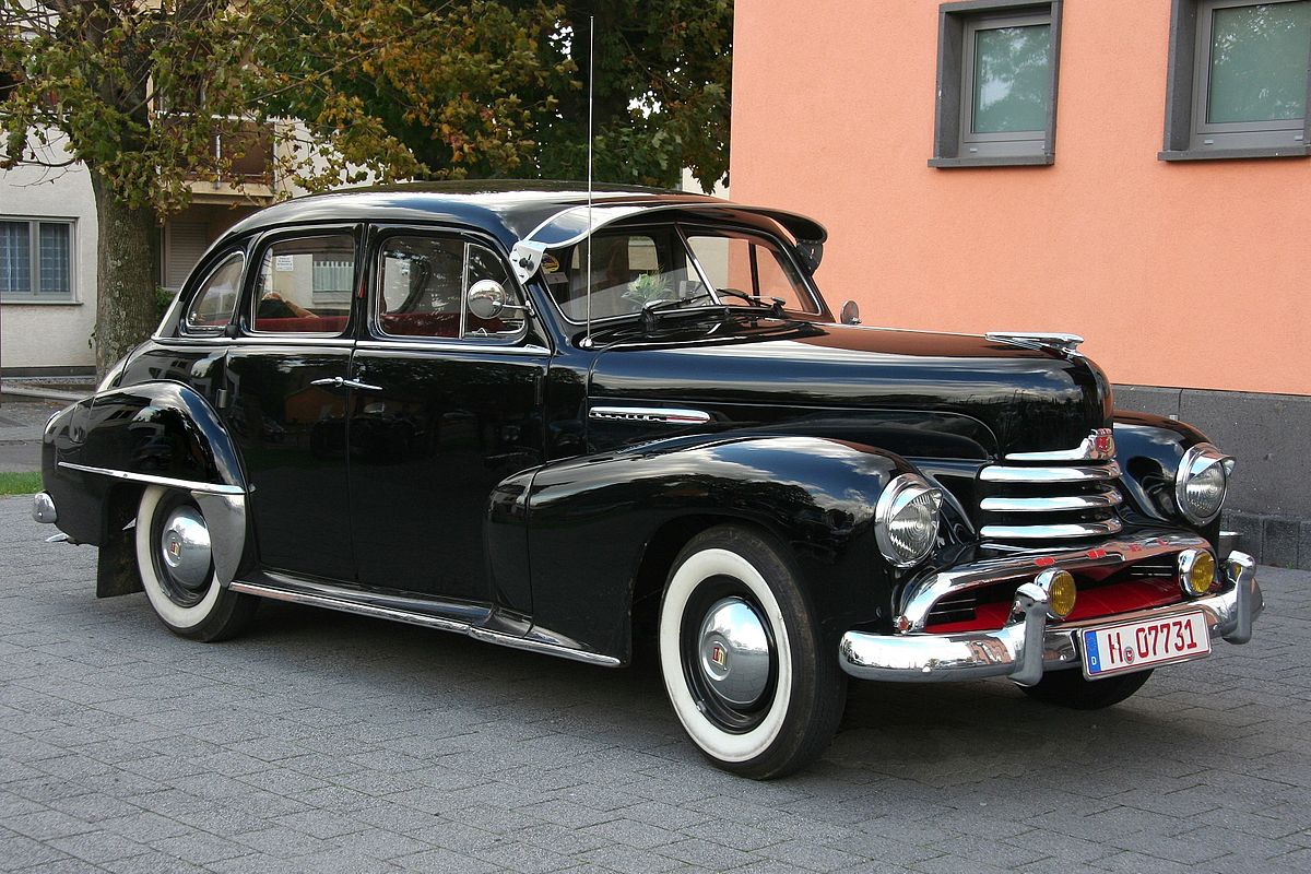 opel-kapitan-i-1938-1950-cabriolet-interior.jpg