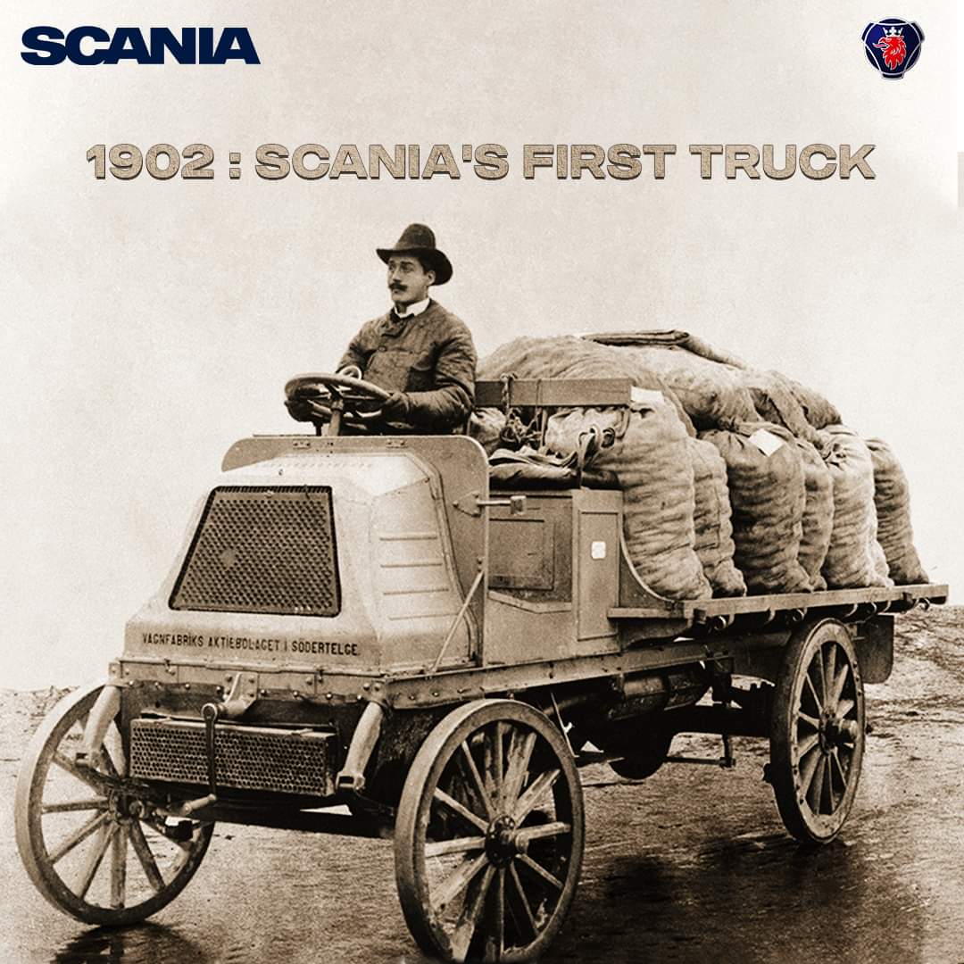 Vagnfabrikens’ first truck, dating from 1902. According to a 1903 exhibition catalog, the truck could carry 1.5 tonnes of cargo and had a top speed of 12 kmh.jpg
