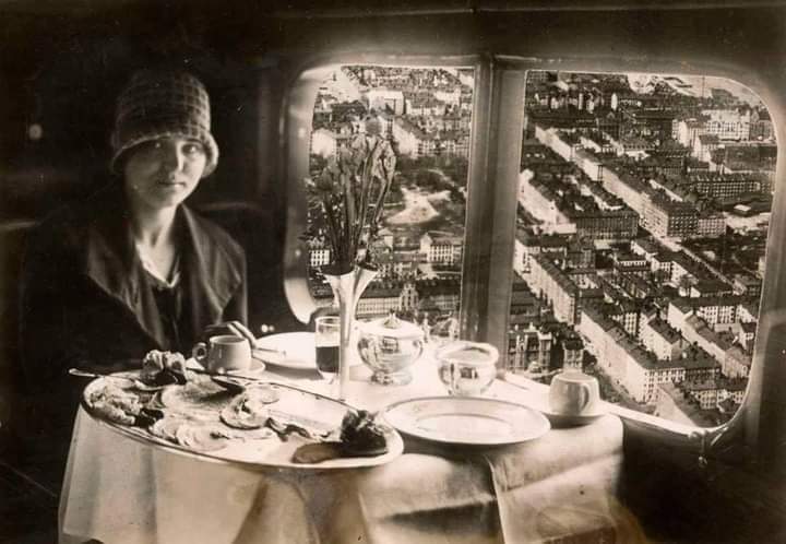 Paris to Berlin Zeppelin. 1928.jpg