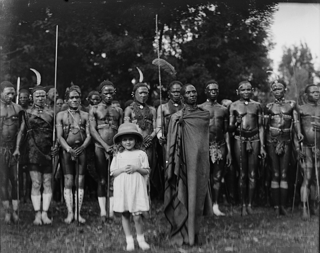 Alice_Sheldon_with_Kikuyu_people.jpg