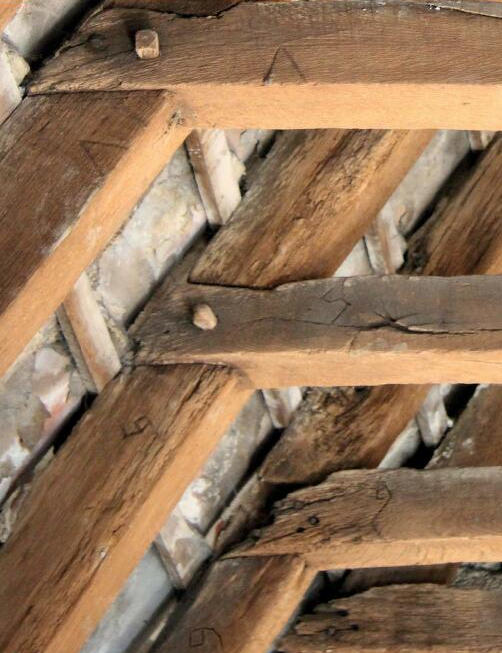 The oldest Arabic tally marks in the Netherlands dating to 1332 CE can be found in the roof structure of a house in Zutphen, Gelderland province.png