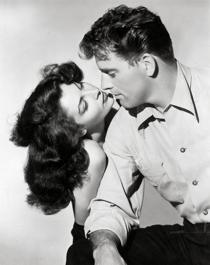 1946 Ava Gardner & Burt Lancaster ('The Killers').jpg