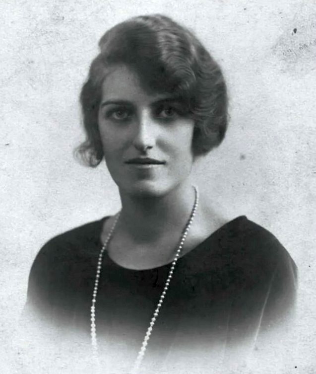 Olive Bottle, the BBC's first telephone operator. Her role was fielding calls from listeners and making cocoa for director general John Reith. 1922.jpg