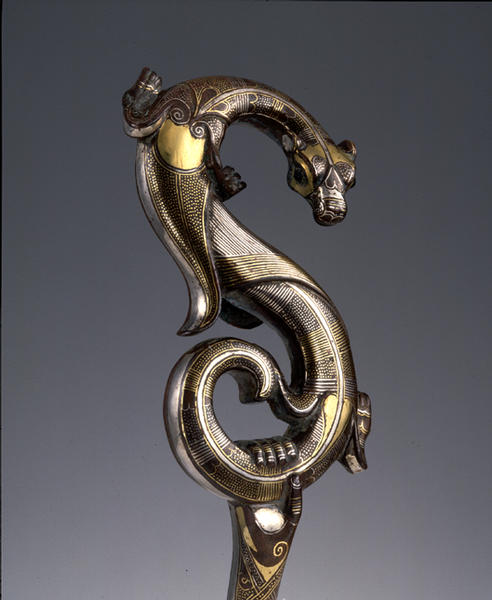 Dragon belt hook from the fifth to third centuries BC. Excavated from palace No.1 in Xianyang, China.jpg