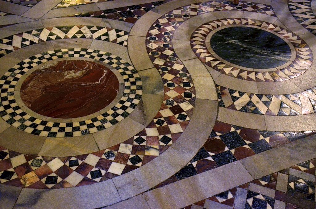 The floor of the Palatine Chapel, Charlemagne's personal chapel at his palace at Aachen, constructed in the early 9th century.jpg