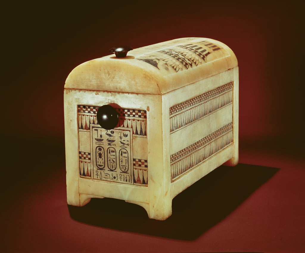 Casket, from the Tomb of Tutankhamun, New Kingdom (painted alabaster).jpg