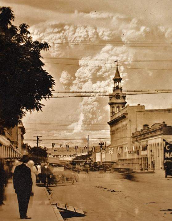 1915 Mt. Lassen Eruption, California, USA.jpg