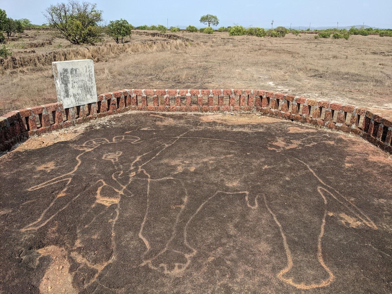 An Elephant petroglyph found in Ratnagiri Maharastra India with more then 1000 others, dated to about 10,000 to 12,000 BCE.jpg