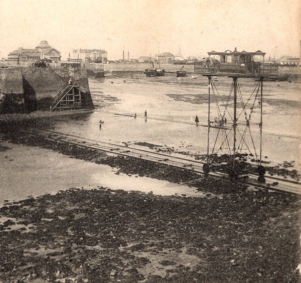 The Saint-Malo rolling bridge.jpg