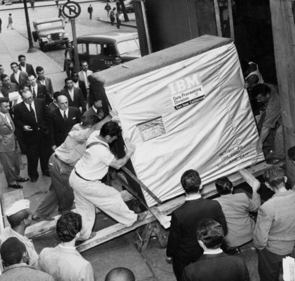 5MB IBM hard drive (1956).jpg