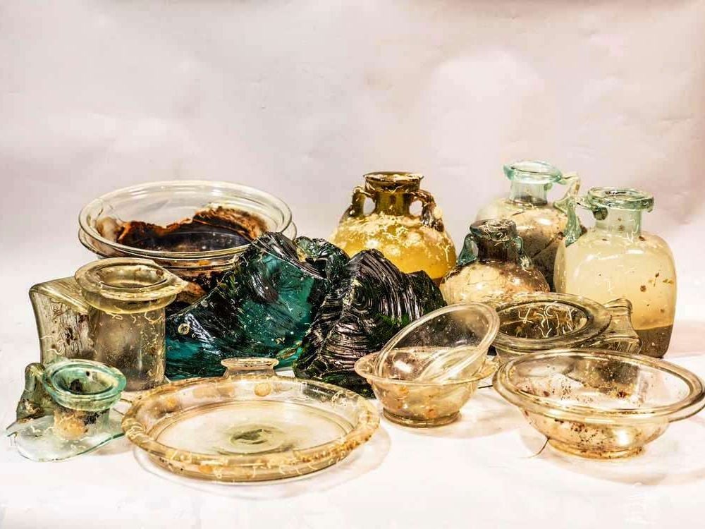 Glassware Recovered From a 2,000-Year-Old Shipwreck from Rome in the waters between Italy and France.jpg