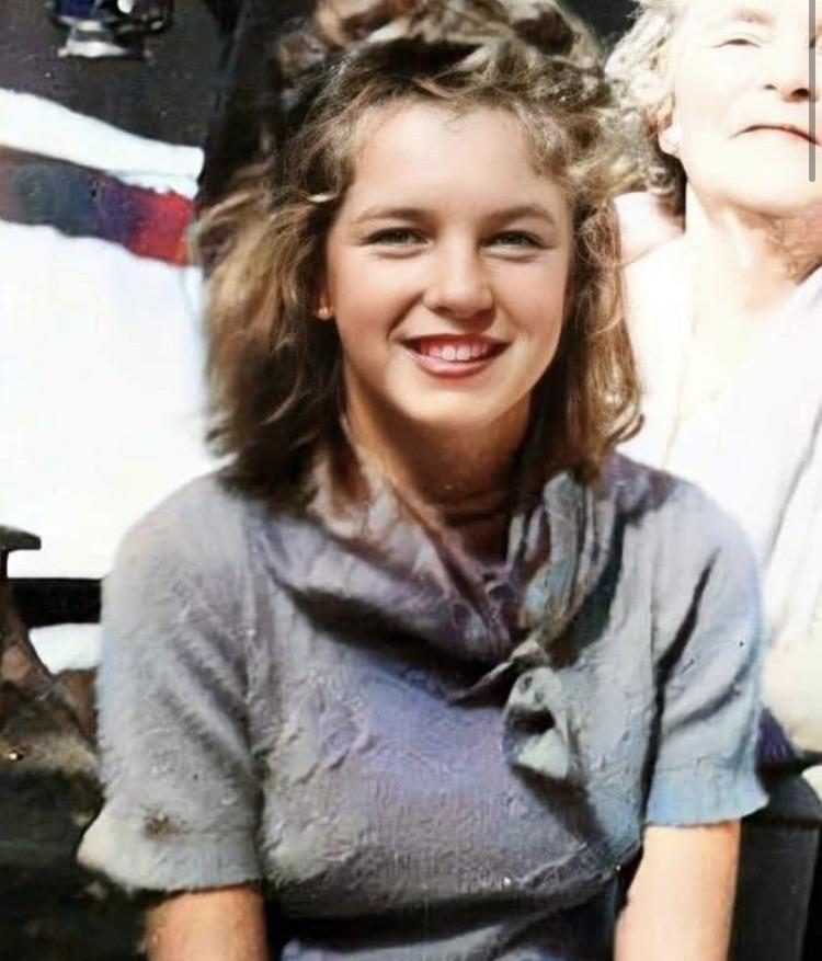 Marilyn Monroe 1939.jpg