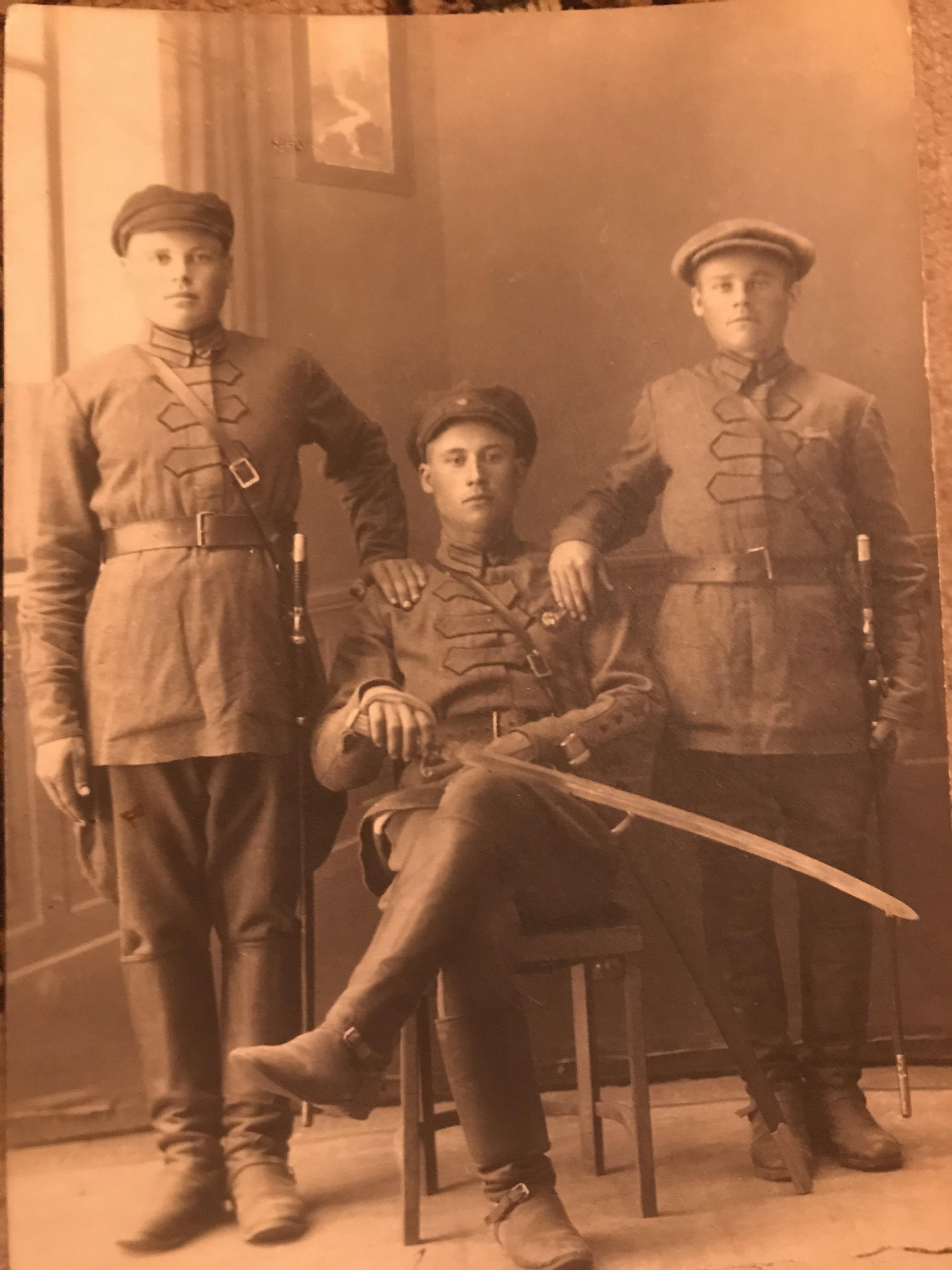 My great-grandfather and his comrades in WW I (Soviet Army, 1914).jpg