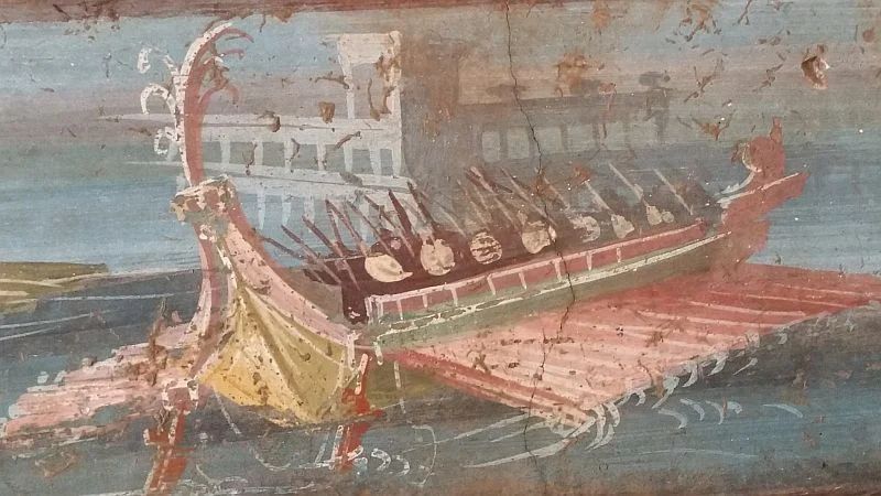 Roman fresco showing the trireme during the naumachia (sea battle). The painting was found in the temple of Isis in Pompeii.jpg
