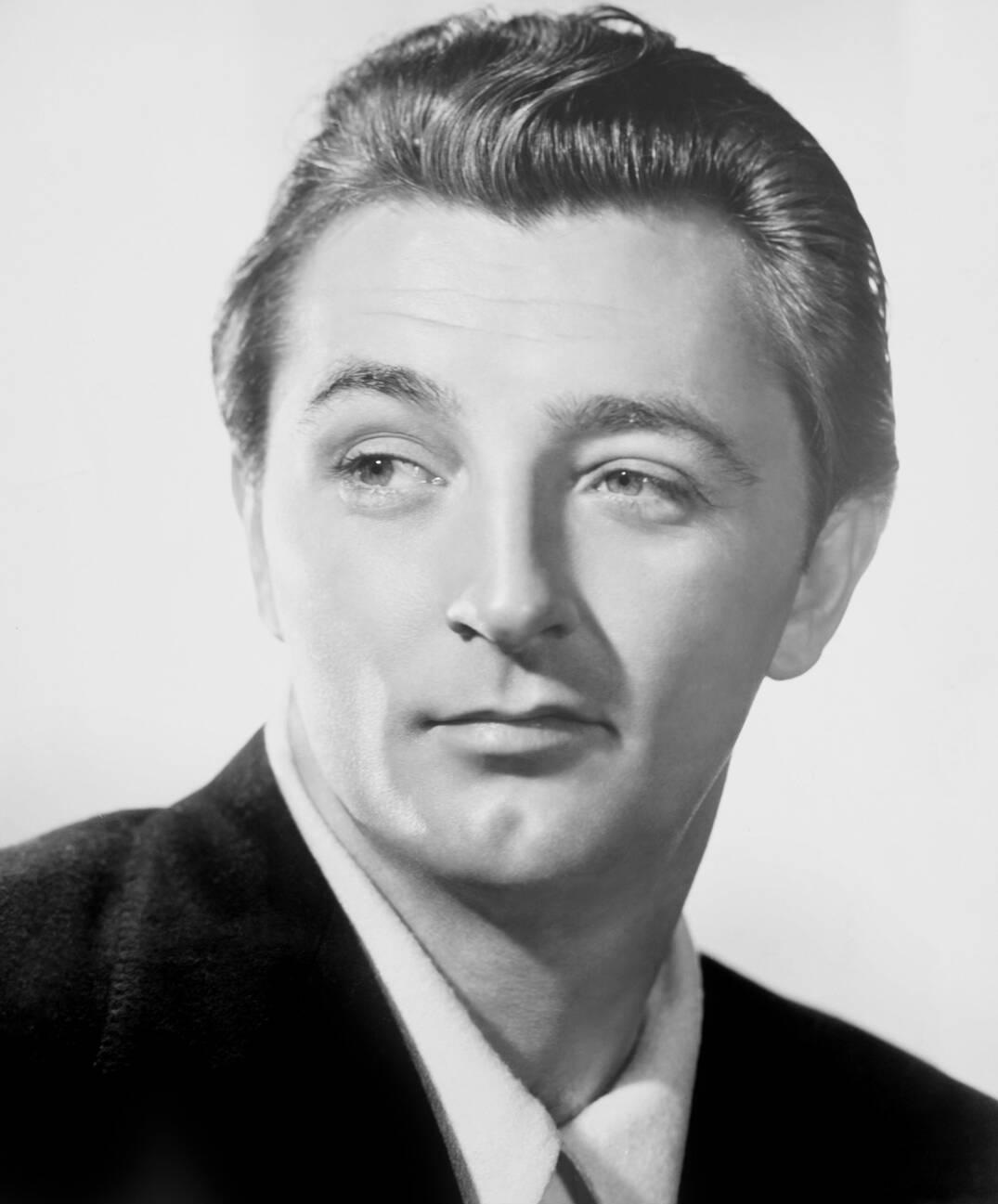 1948 Robert Mitchum.jpg