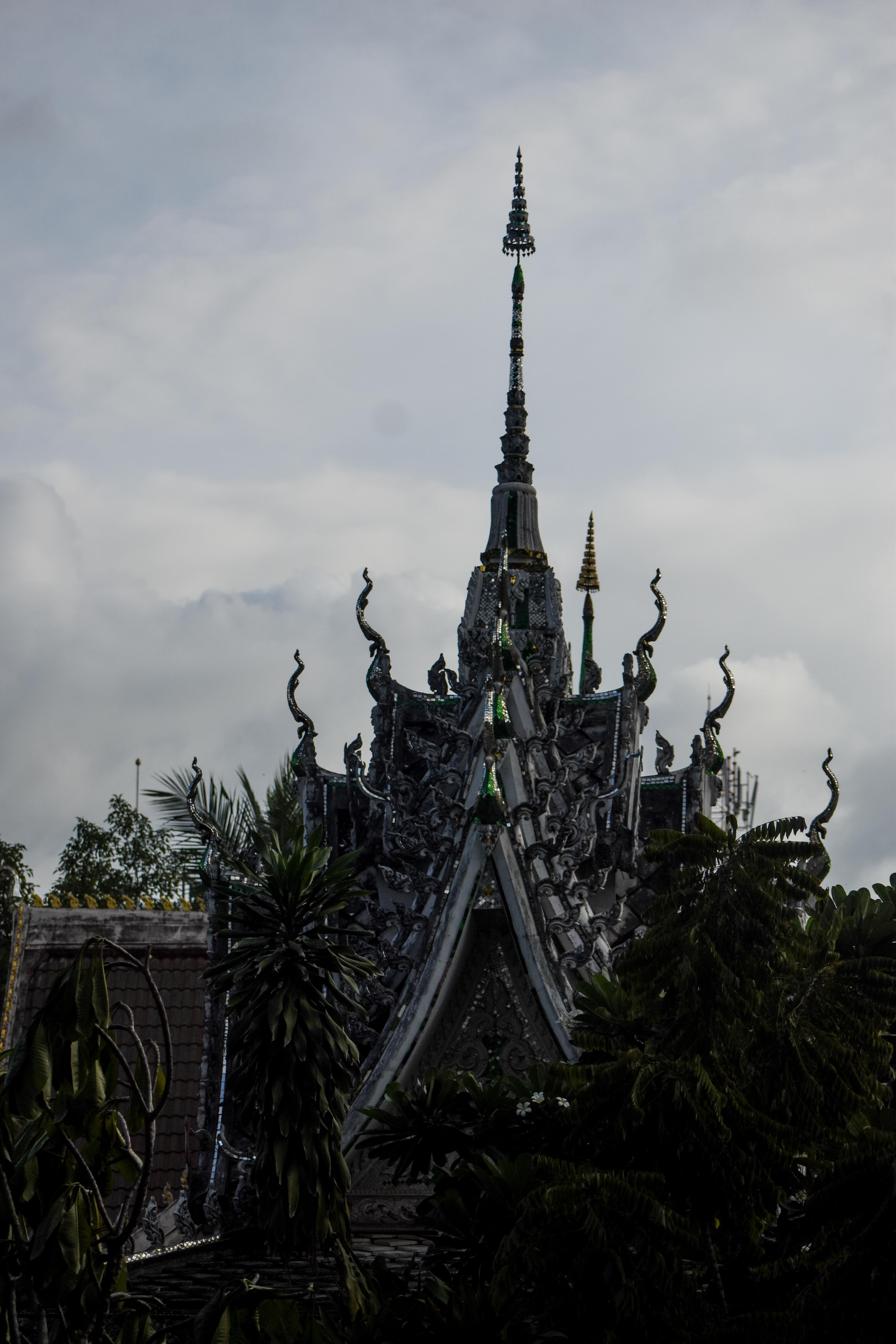 Temple in Vientiane, Laos.jpg