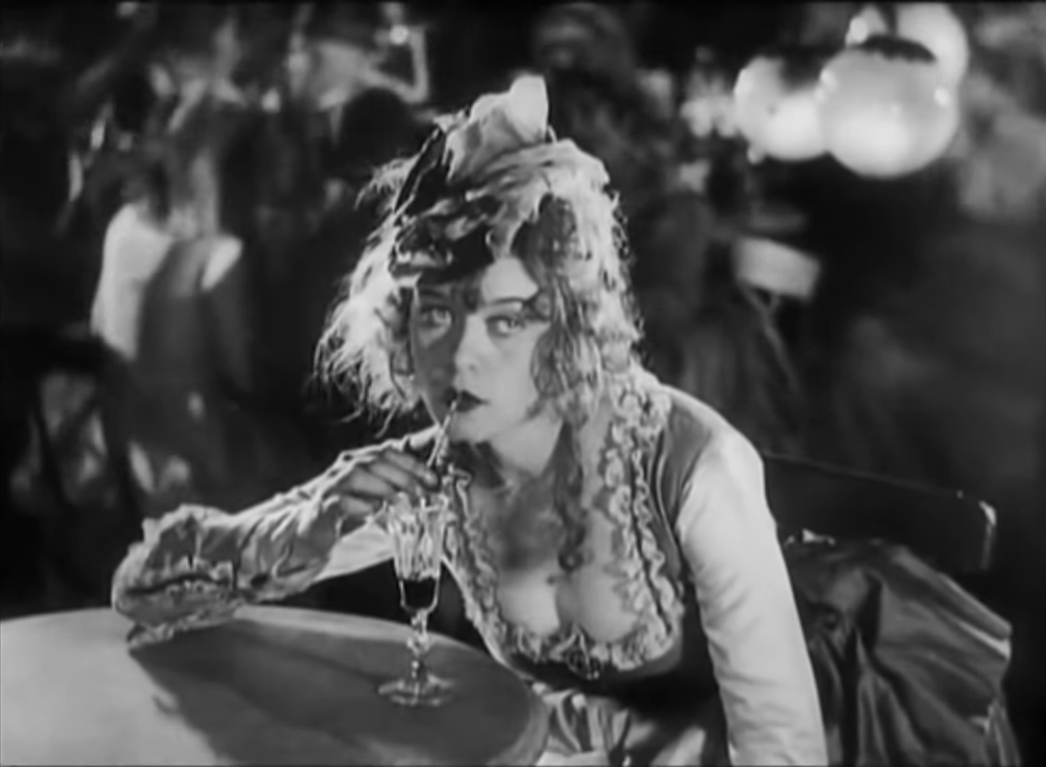 Just fell in love with this woman appearing for 10 seconds in a 1929 soviet film.png