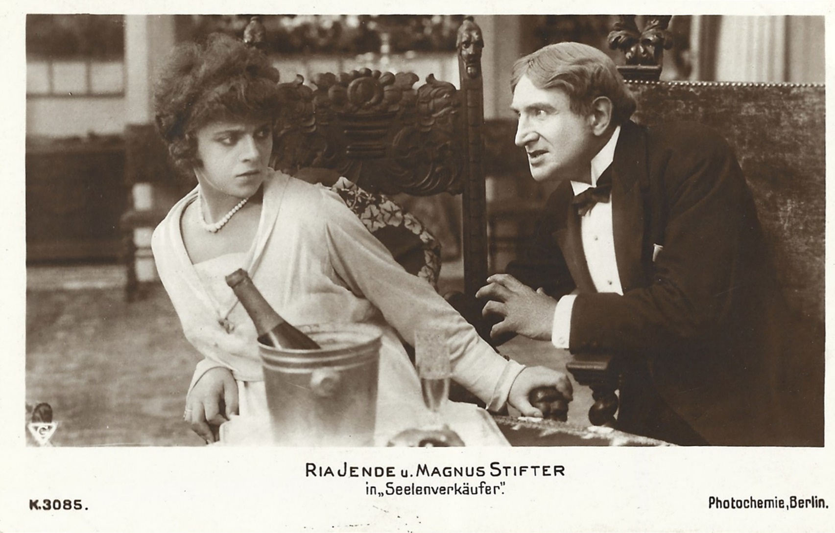 Ria Jende and Magnus Stifter in Seelenverkäufer - Seller of souls (Carl Boese, 1919).jpg