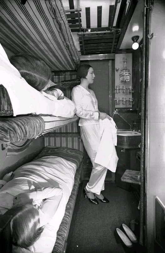 Sleeper train, 1930s, Sweden.jpg