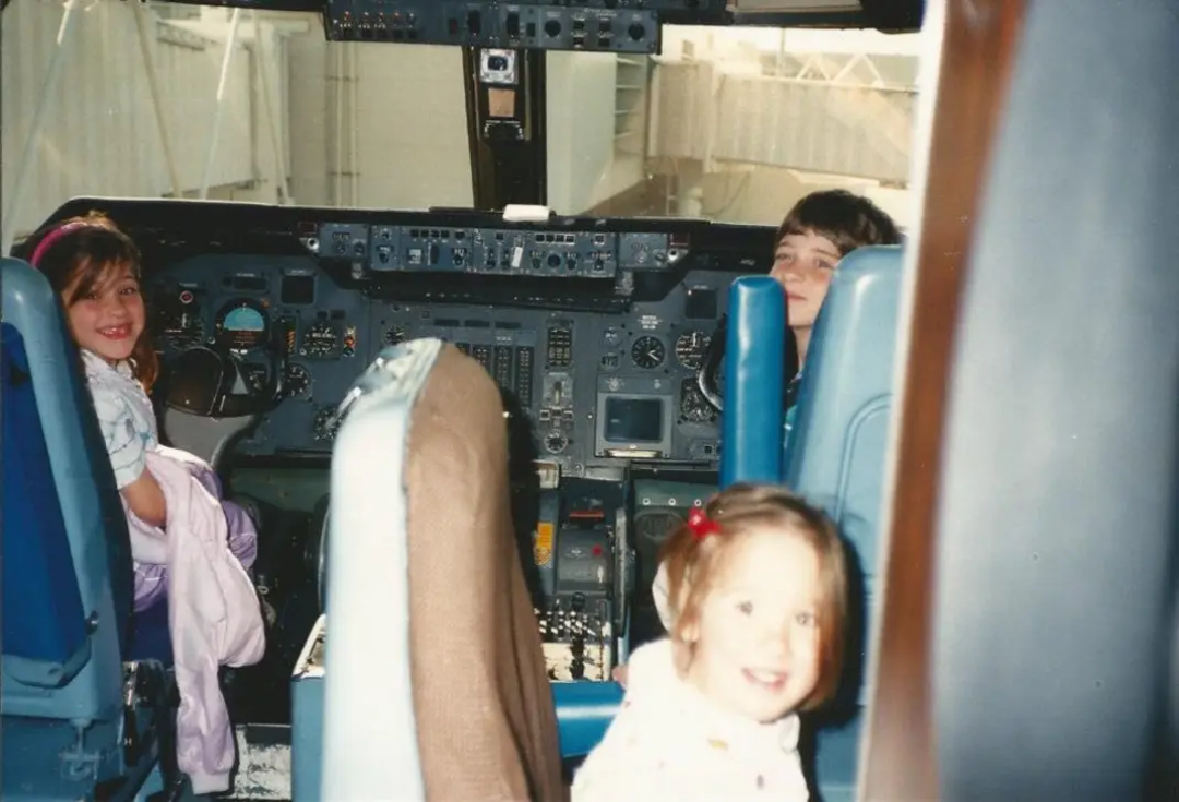 1987. My youngest sister's 1st time in a plane. 747 heading to Disney.png