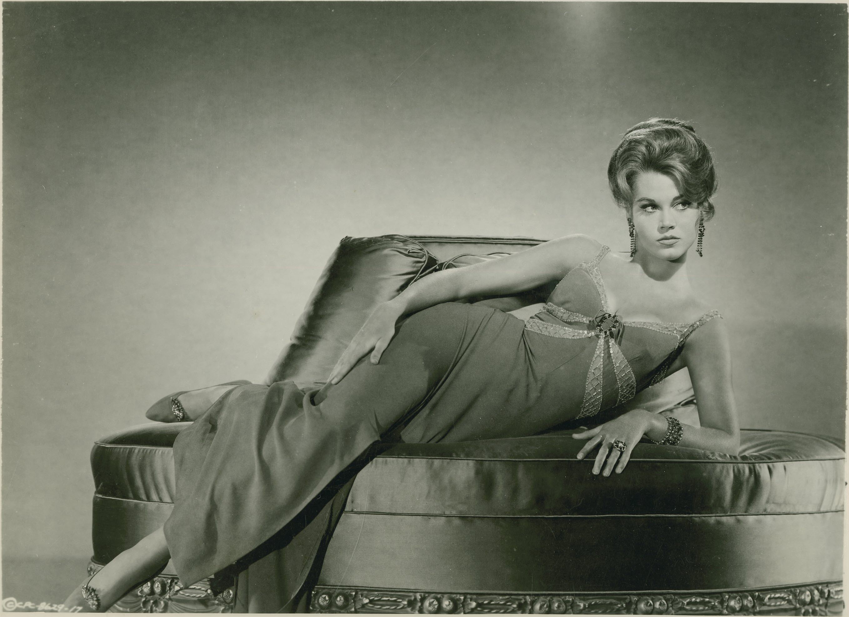 Jane Fonda in 1961, soon after was given the honorary title of 'Miss Army Recruiting' by the Pentagon.jpg