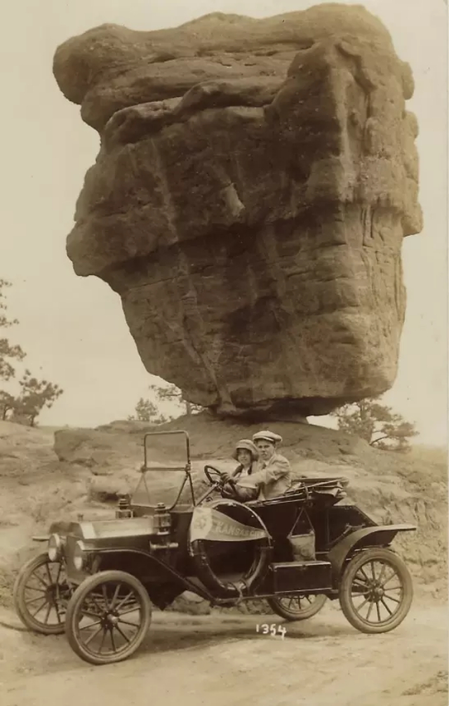 balanced-rock-colorado-13.jpg