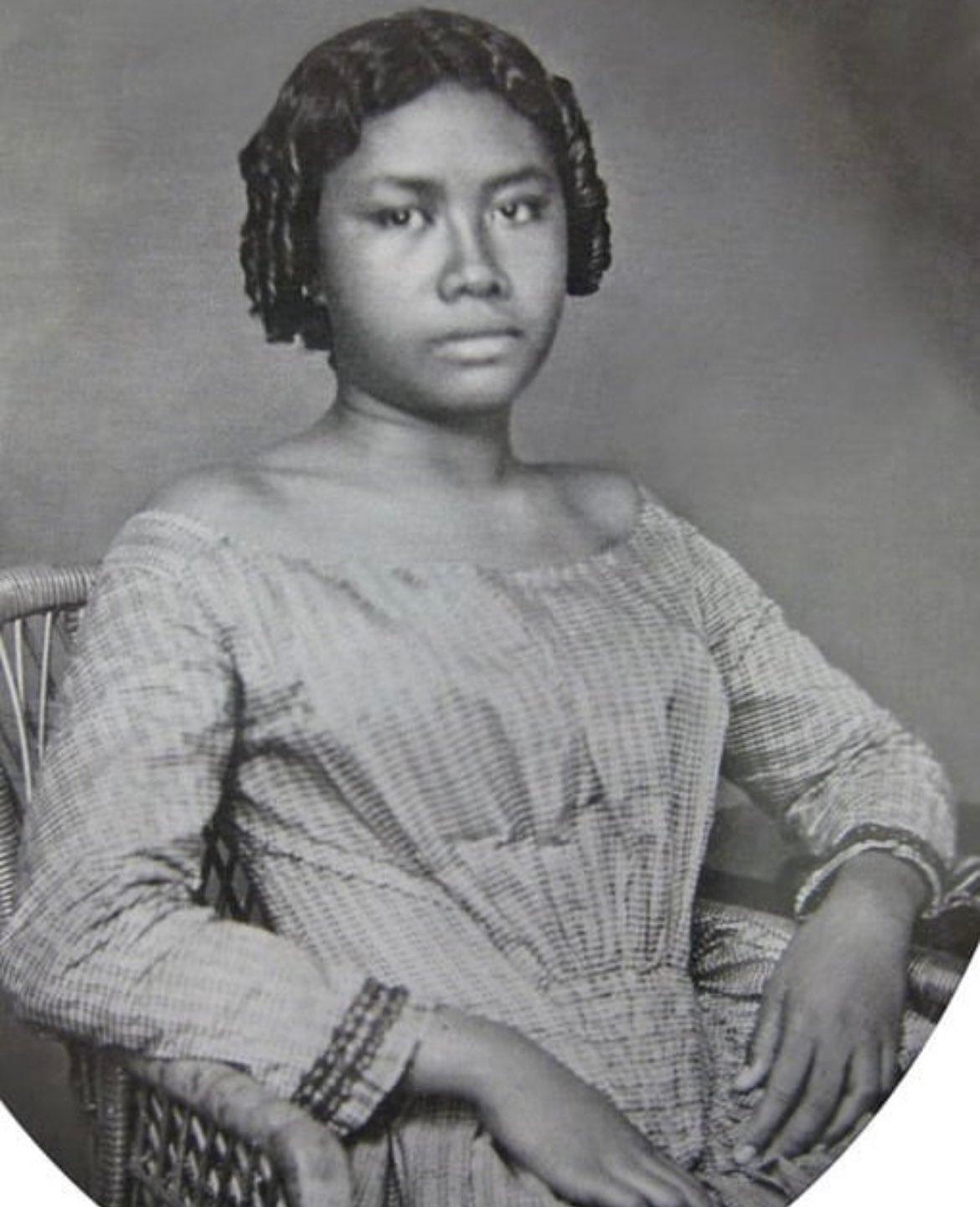 Princess Lili'uokalani. She would become the last sovereign ruler of Hawaii. The photo was taken in 1853 when she was 15 years old.jpg