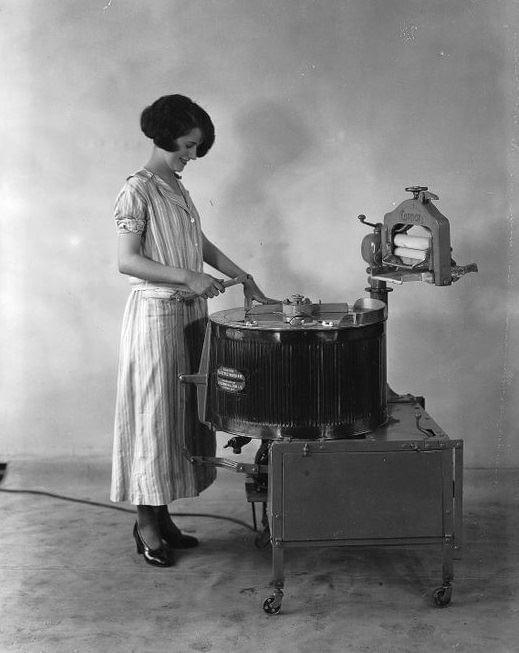 Woman with her washing machine, Montréal, QC, 1925.jpg