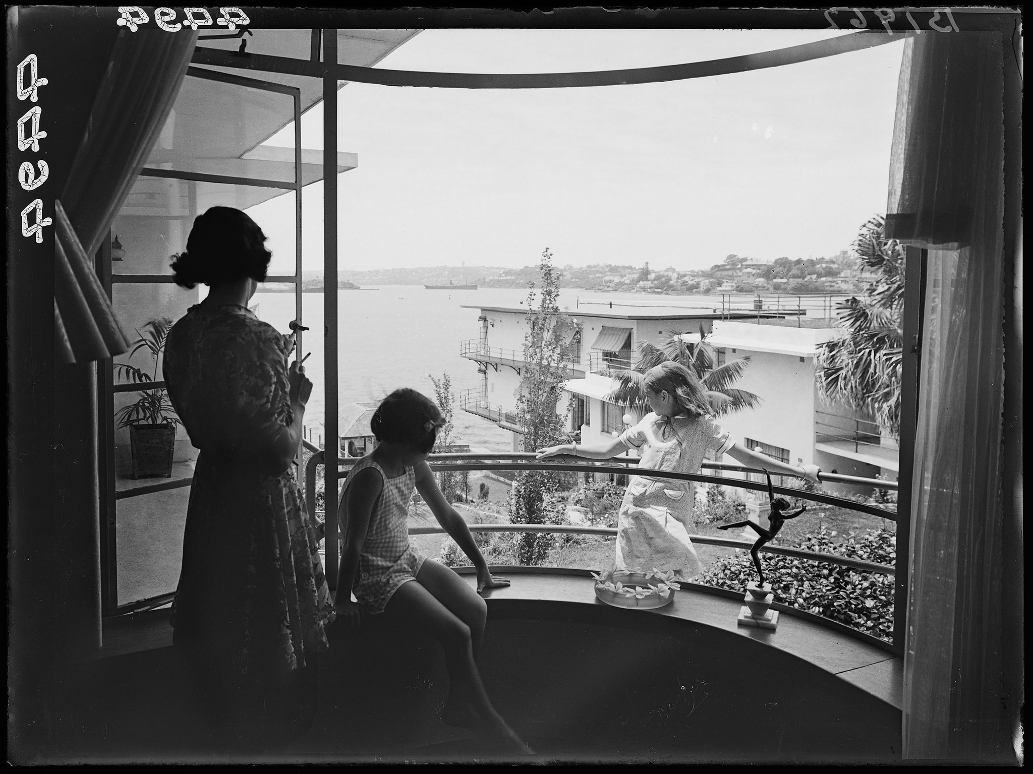 Continental Sydney, 1940.jpg