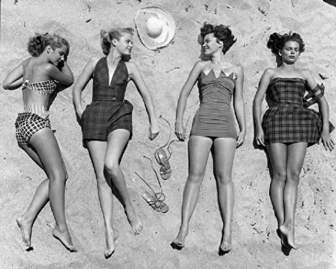 Fashionable young women on the beach, Florida, 1950.jpg