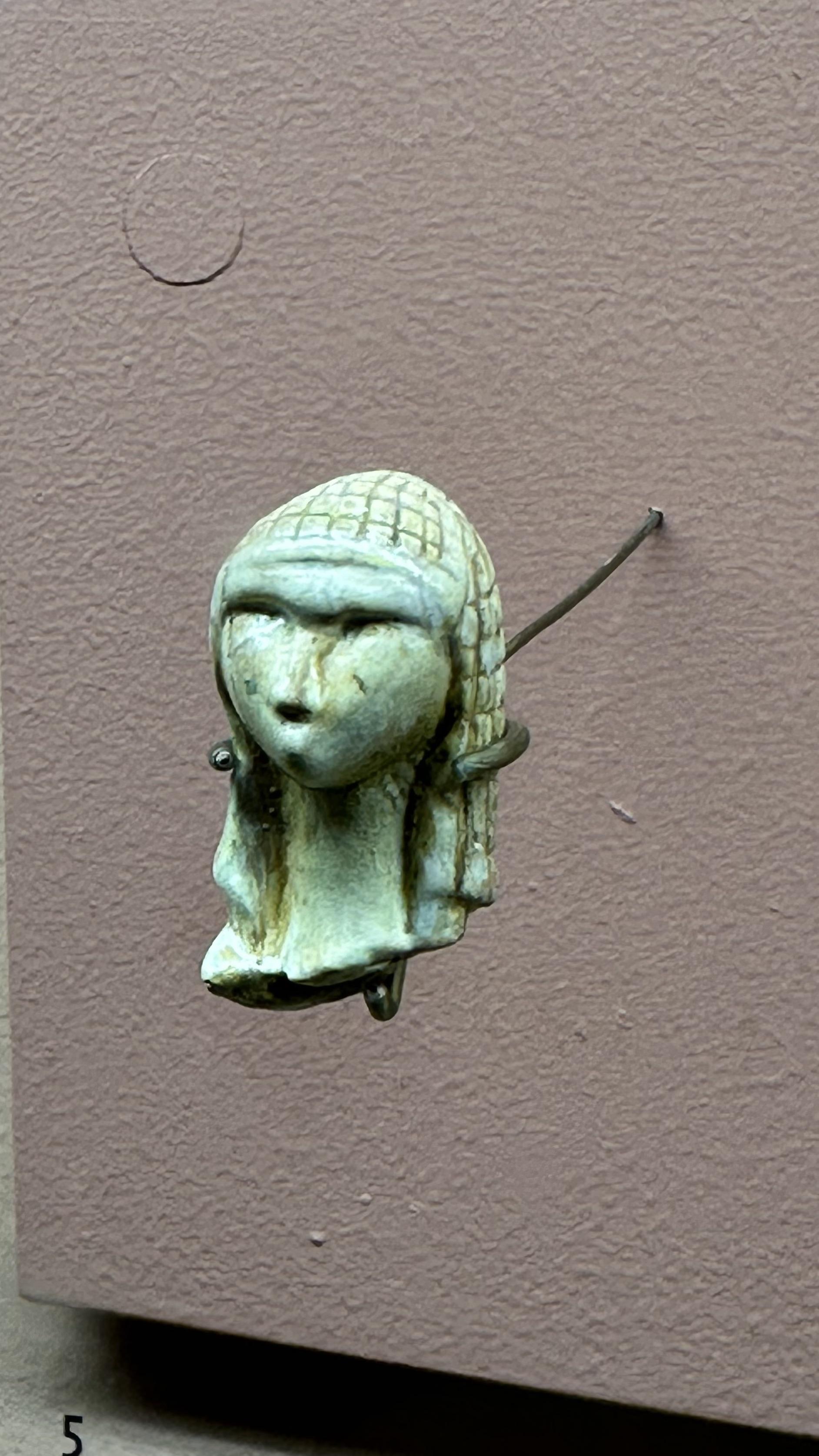 That 25000 years old figurine... Venus of Brassempouy, Mammoth ivory, (23000BC).jpg