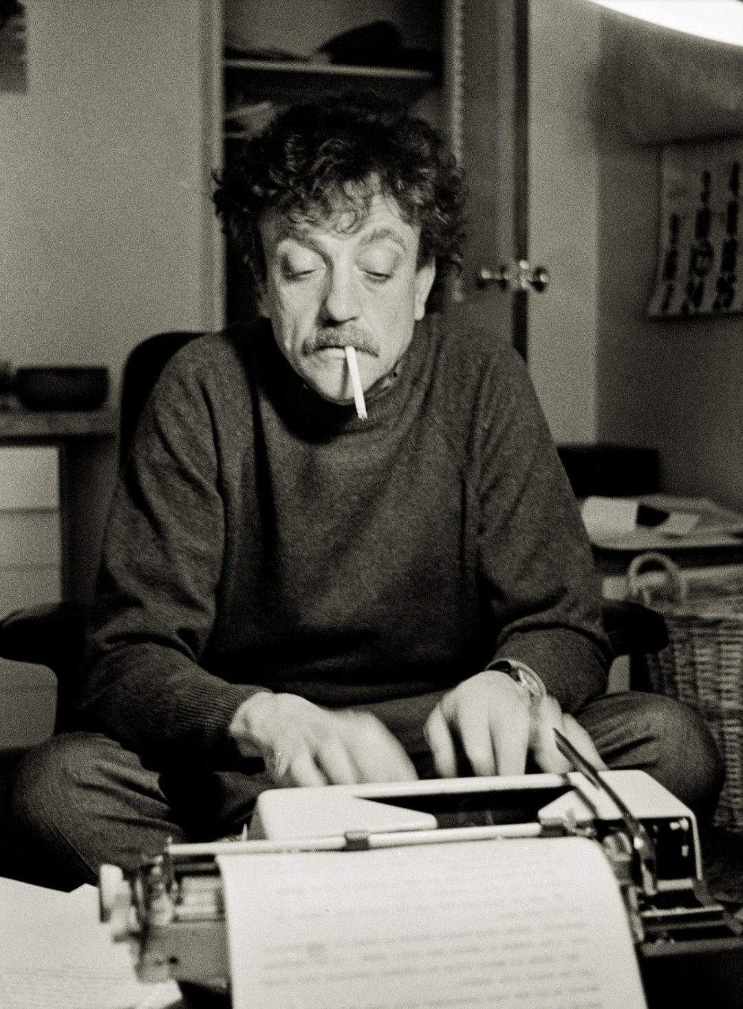 Kurt Vonnegut 1972.png