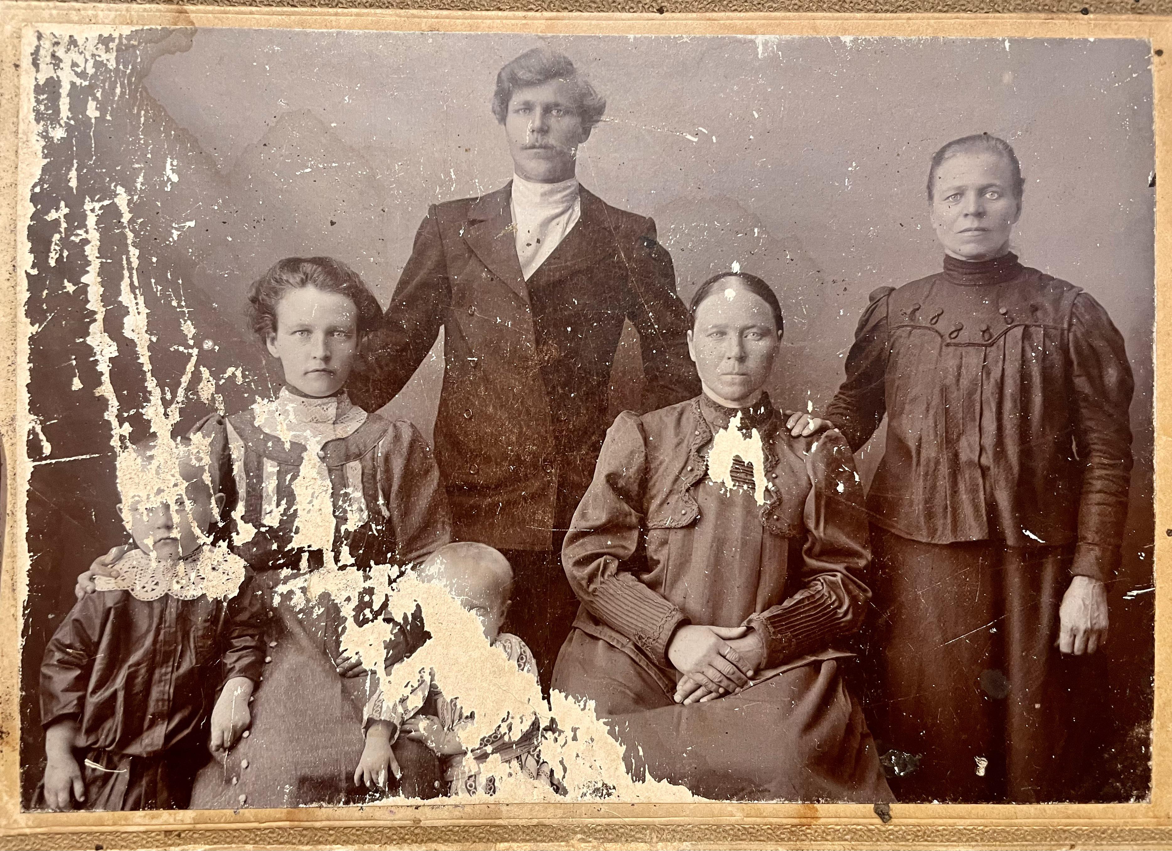 my great-grandfather is in the middle and my grandfather is the little boy on the left. Russia (Saint Petersburg) 1910.jpeg