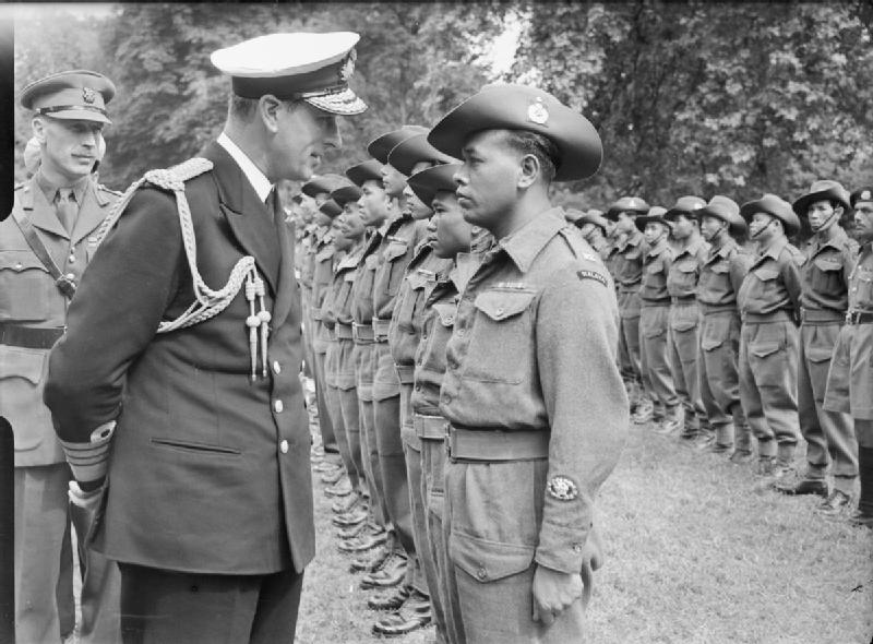 Lord Mountbatten inspects Malayan troops in Kensington Gardens in 1946.jpg