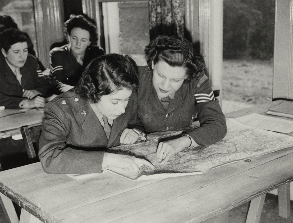 Princess Elizabeth at a map reading class, 1945.jpg