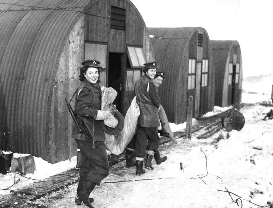 ATS women outside their Nissen huts, WWII 1945.jpg