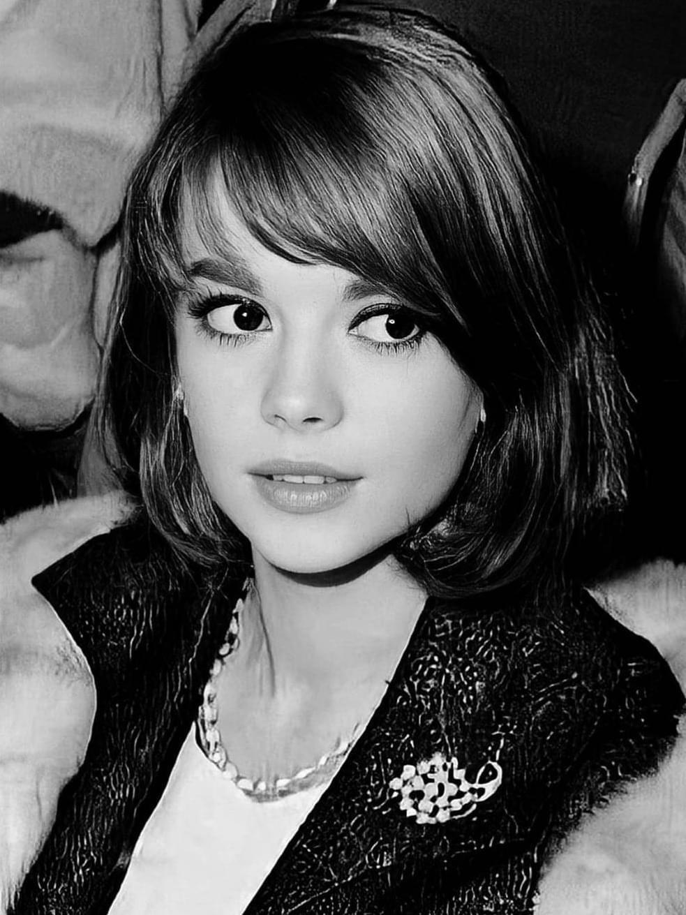 Natalie Wood (Circa 1960).jpeg